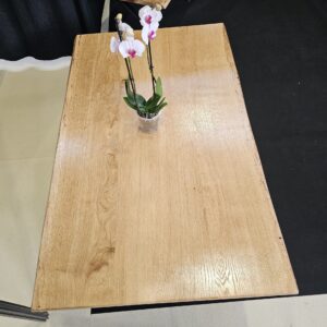Table artisanal en chêne massif