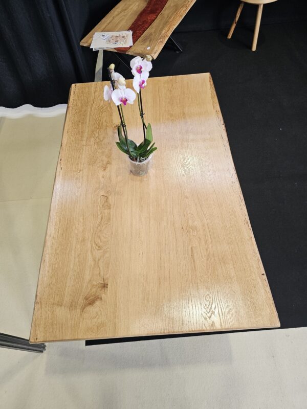 Table artisanal en chêne massif