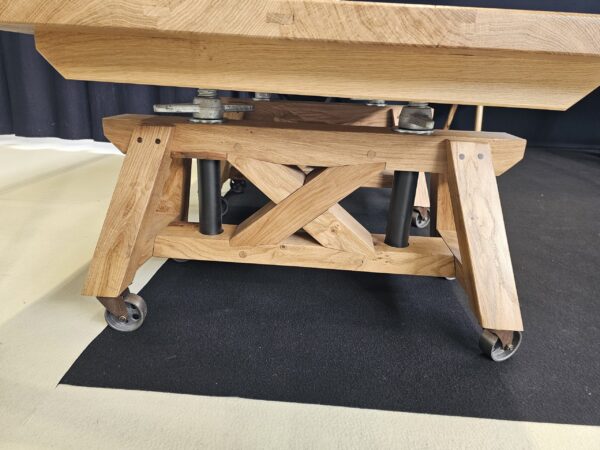 Table artisanal en chêne massif