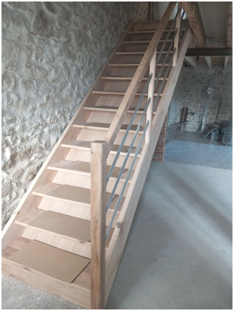 Photo-01 Escalier réalisé en bois massif