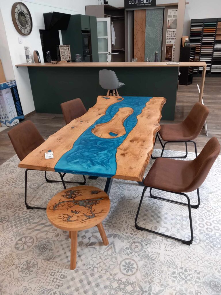 inbound2987805262194834091 Table bois et résine époxy